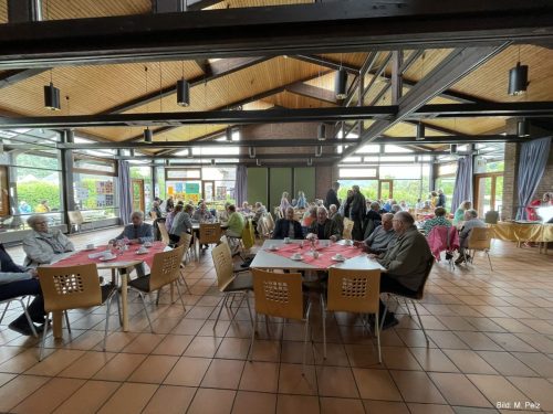 Kaffee und Kuchen der kfd